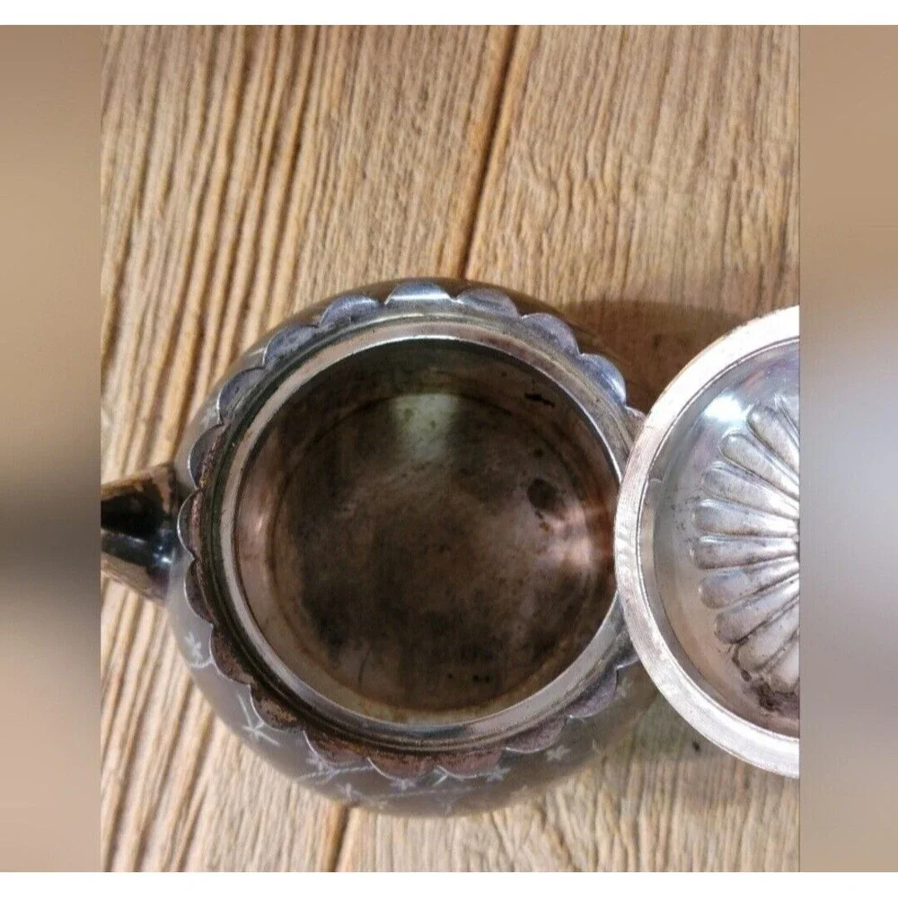 ANTIQUE Victorian FLORAL TEA POT Quadruple Plate Silver PAIRPOINT MFG CO
